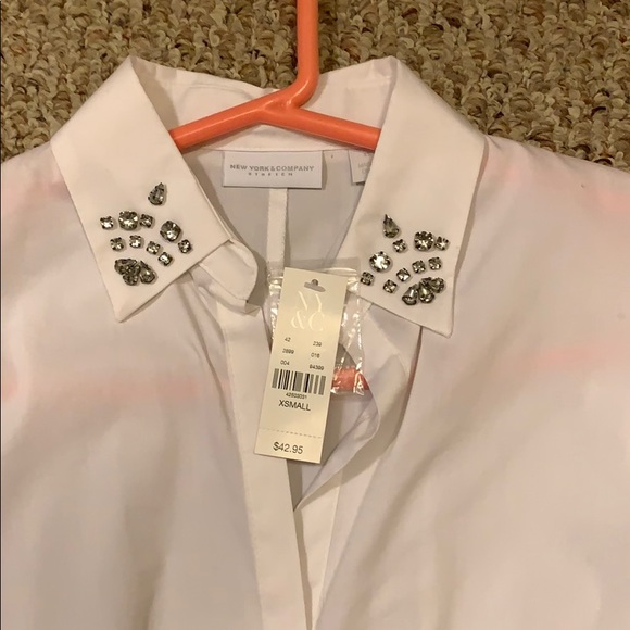 NWT NY & Co White Button Down with Gem Collar, XS - Picture 3 of 8